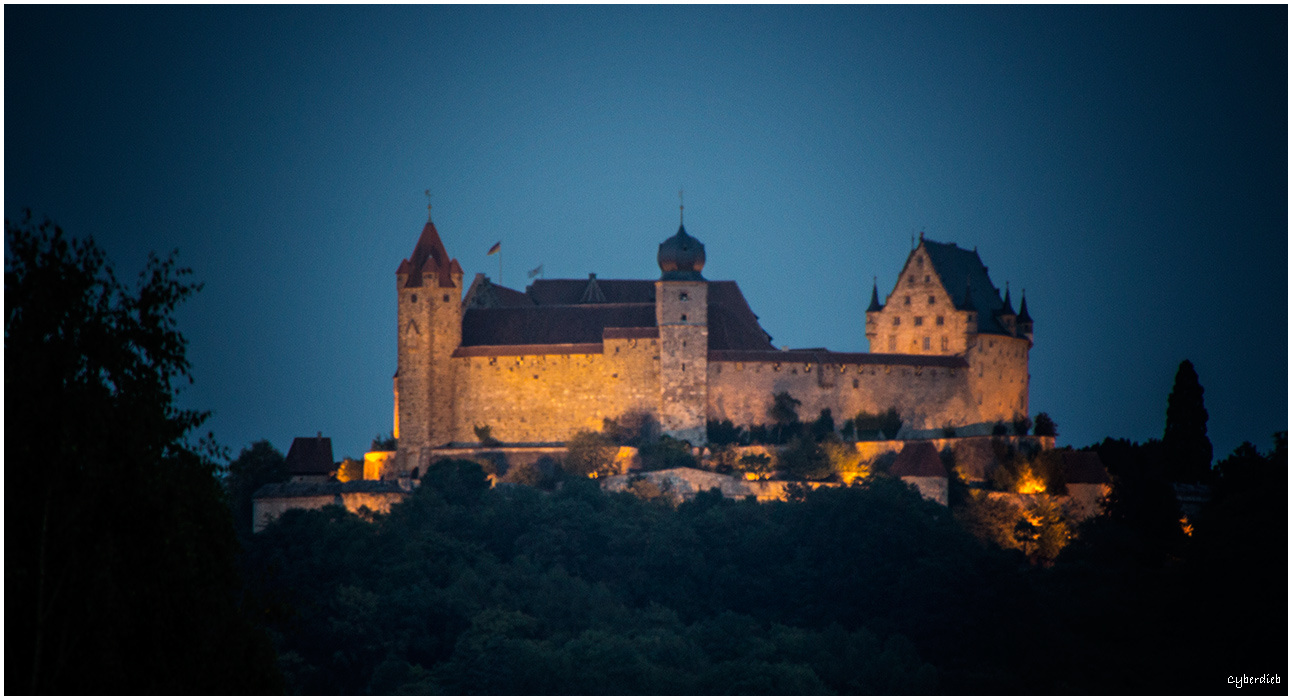 Die Coburg bei Nacht