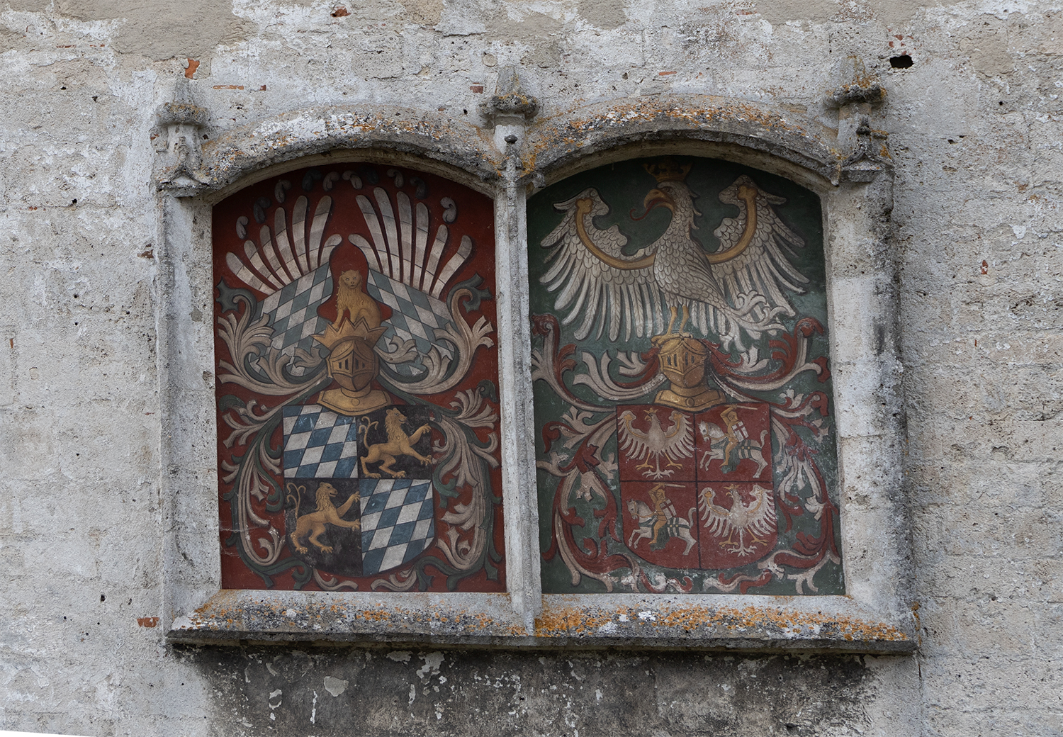 Wandbild des Wappen des Herzogs in Burghausen
